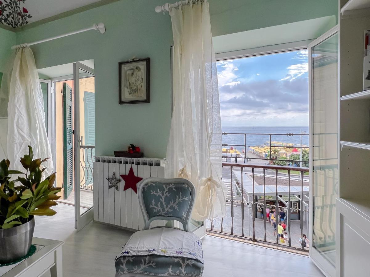 Splendido Appartamento Con Vista Mare Su Piazza Dante Varazze Exterior foto